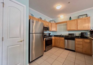 Beautiful Contemporary Beach Block Beach Retreat with Ocean Views!