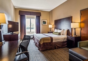 Best Western Plus Harrisburg East Inn & Suites