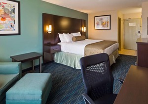 Best Western PLUS University Inn Marion