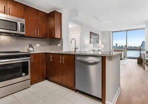 Brand New 2BR | Free WiFi | Full Kitchen | Access to NYC