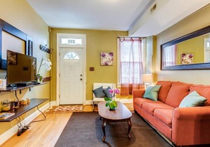 Charming Capitol Hill House, steps to Union Station, the H St. Corridor, and many DC Landmarks!