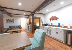 Chimney Hill - 05) Conf Suite
