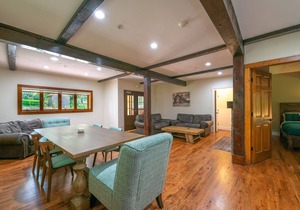 Chimney Hill - 05) Conf Suite
