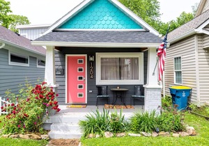 Colorful Cottage with KING Bed