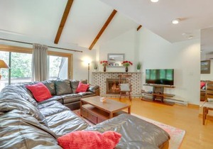 Community Indoor Pool Tannersville Townhome