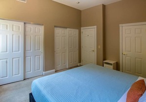 ★Condo for 4★Parking★Washer+Dryer★Nr Eden Park★