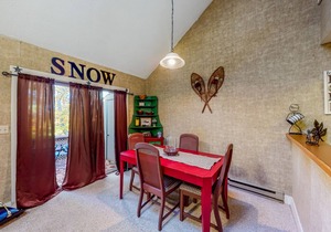 Cozy, Family-Friendly Townhome w/ Fireplace - Near Skiing and Golf!