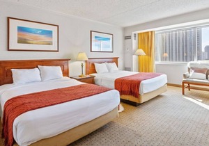 CozySuites Showboat | Modern Beachside Suite 07