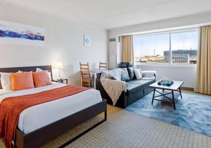 CozySuites Showboat Bold Beachside Suite 24