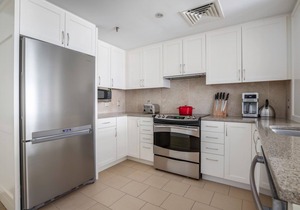 Crisp Penn Quarter 1BR w/Gym, Pool, Doorman, nr. Metro, by Blueground