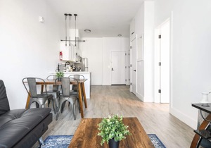 Cute 1BR Next to Airport 4232