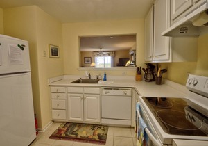 Cute 2 BD, 2 BA Condo w/Bayside Views, Steps to Pool, Tennis, Kayaking, and Other Activities!
