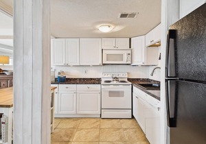 DAILY ACTIVITIES INCLUDED! 1ST FLOOR OCEANFRONT, SPACIOUS Condo is the ideal family beach getaway