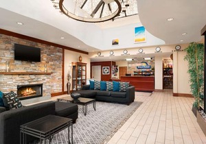 Days Hotel by Wyndham Allentown Airport Lehigh Valley