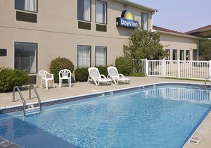 Days Inn by Wyndham Hillsboro