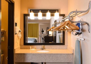 Days Inn by Wyndham Pittsburgh-Harmarville