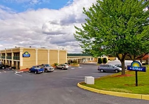 Days Inn & Suites by Wyndham York