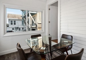 Designed 1BR w/Parking and Close to Beach