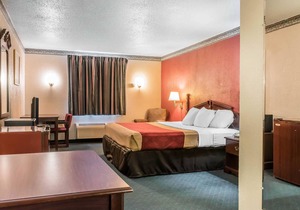 Econo Lodge Airport