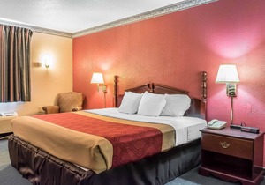 Econo Lodge Airport