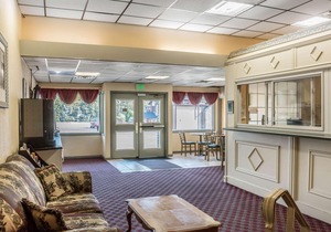 Econo Lodge Airport