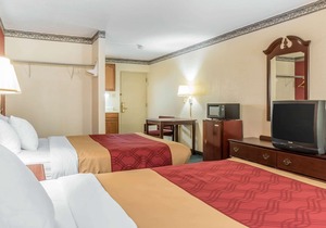 Econo Lodge Airport
