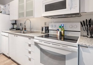 Experience the Best of Downtown Living - Amazing Amenities & Pool Access 503