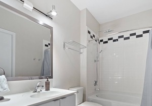 Experience the Best of Downtown Living - Amazing Amenities & Pool Access 503