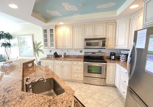 🏖️Fabulous Ocean Views in Belmont Towers on Boardwalk. AC, Pool, Gym🏖️