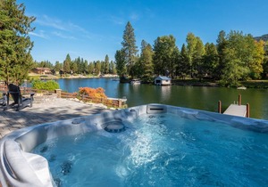 Fabulous Waterfront Home Ideal for Families and Friends