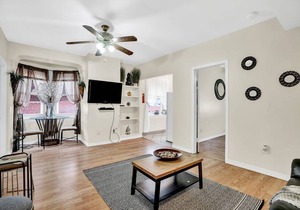 Find tranquility & at this lovely apartment located in the heart of Center City Philadelphia