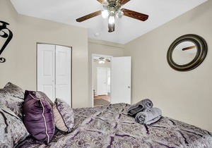 Find tranquility & at this lovely apartment located in the heart of Center City Philadelphia