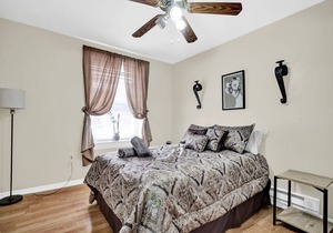 Find tranquility & at this lovely apartment located in the heart of Center City Philadelphia
