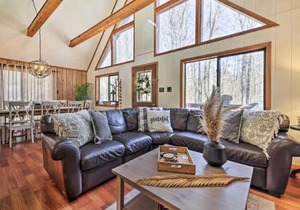 Fire Pit and Grill Woodside Nest in Pocono Lake!
