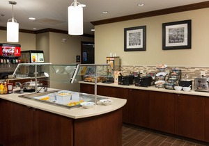 Free Breakfast & Pool Access. King Studio Near Ohio State University!