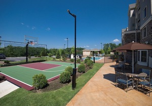 Free Breakfast. Seasonal Outdoor Pool. Gym. Near Longwood Gardens! Your Next Trip!