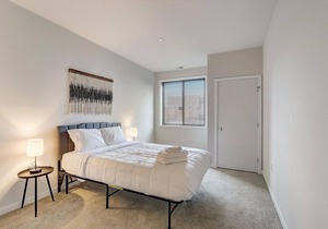 Frontdesk | 1 BR Apt by Brewerytown Square