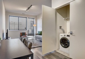 Frontdesk | 1 BR Apt by Brewerytown Square