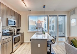 Frontdesk | 1 BR Apt by The Met Philadelphia