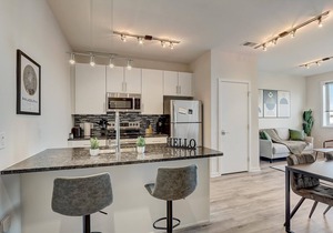 Frontdesk | 1 BR Apt by Glendinning Rock Garden