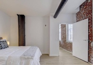 Frontdesk | Chic 2 BR in Northern Liberties