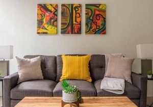 Frontdesk | Prime Location | Downtown Studio Apt