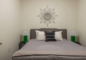 Frontdesk | Signature 1BR Apt with Washer & Dryer