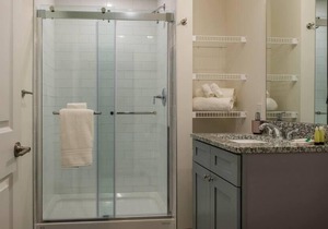 Frontdesk | Signature 1BR Apt with Washer & Dryer