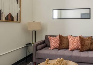 Frontdesk | Signature 1BR Apt with Washer & Dryer