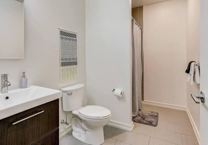 Frontdesk | Spacious 2BR Northern Liberties Apt