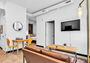Frontdesk | Studio Apt close to Heinz Field