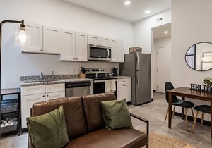 Frontdesk | Studio Apt close to Andy Warhol Museum
