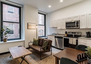 Frontdesk | Studio Apt close to Andy Warhol Museum