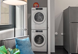 Frontdesk | Studio Apt near UPMC Cooper Fieldhouse